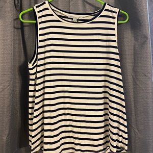 Black & White Tank Top Tee New Size Large Green Envelope Los Angeles